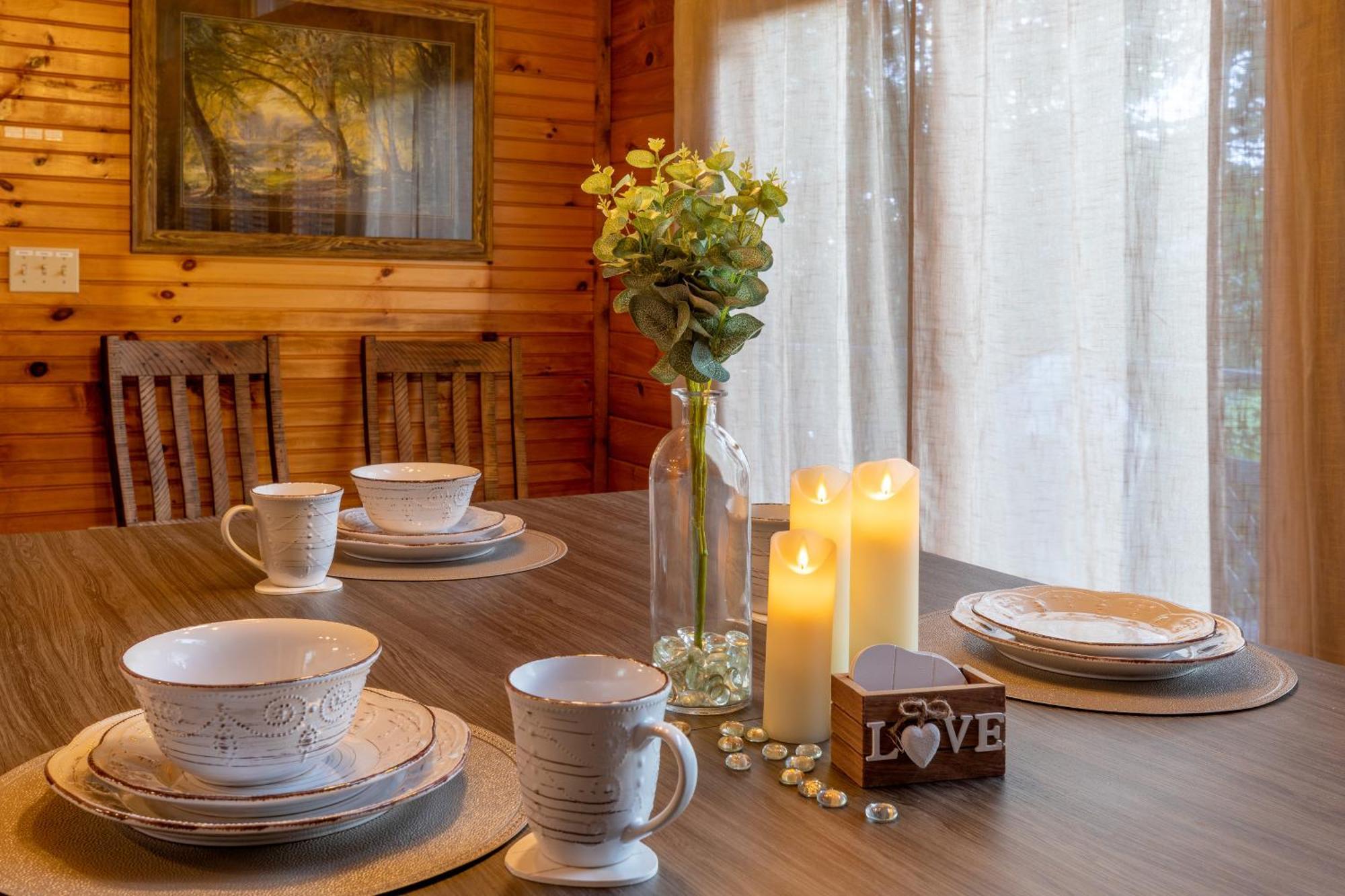גטלינבורג Real Log Cabin With Amazing Views, Hot Tub, Sauna, Games מראה חיצוני תמונה
